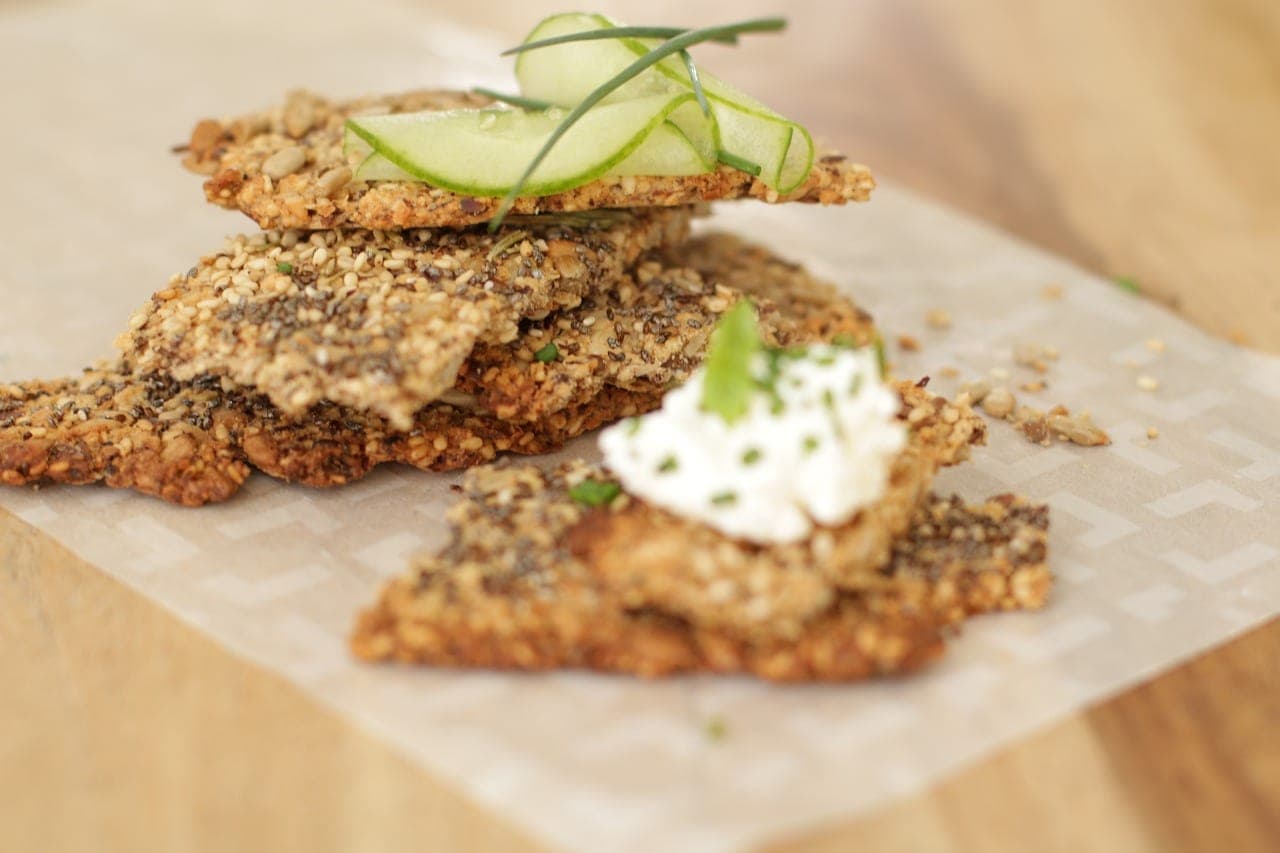 Crispbread au fromage frais et concombre