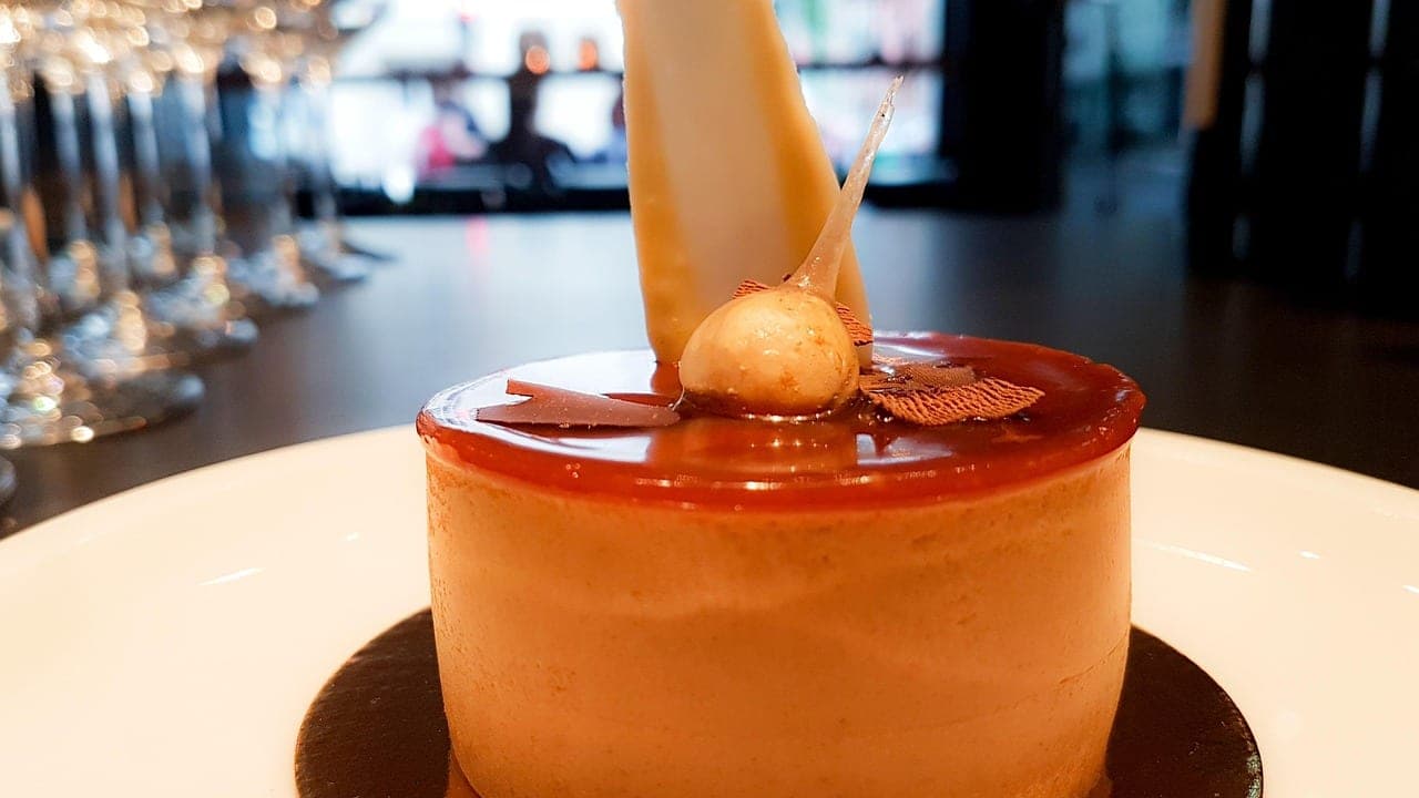 Entremets caramel chocolat façon pâtisserie