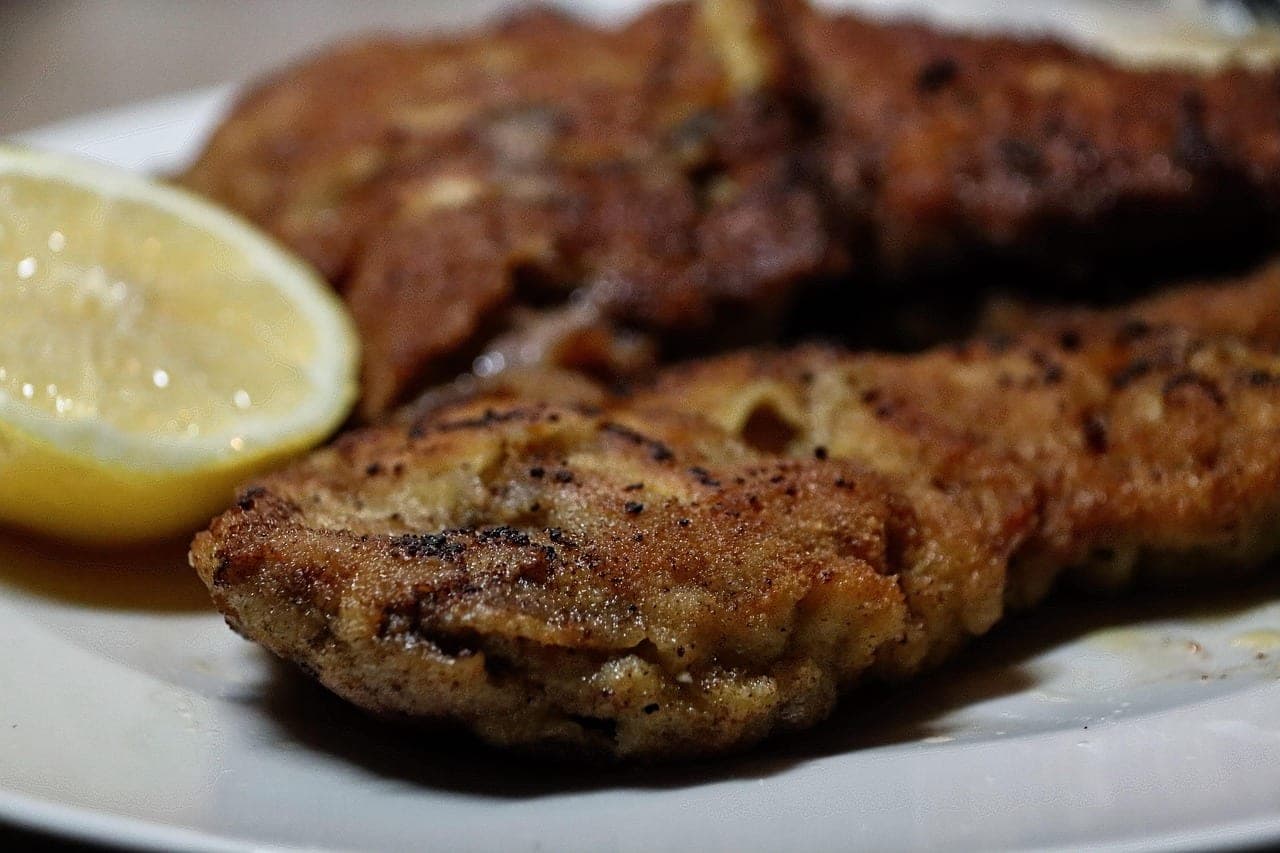 Escalope de poulet panée au citron