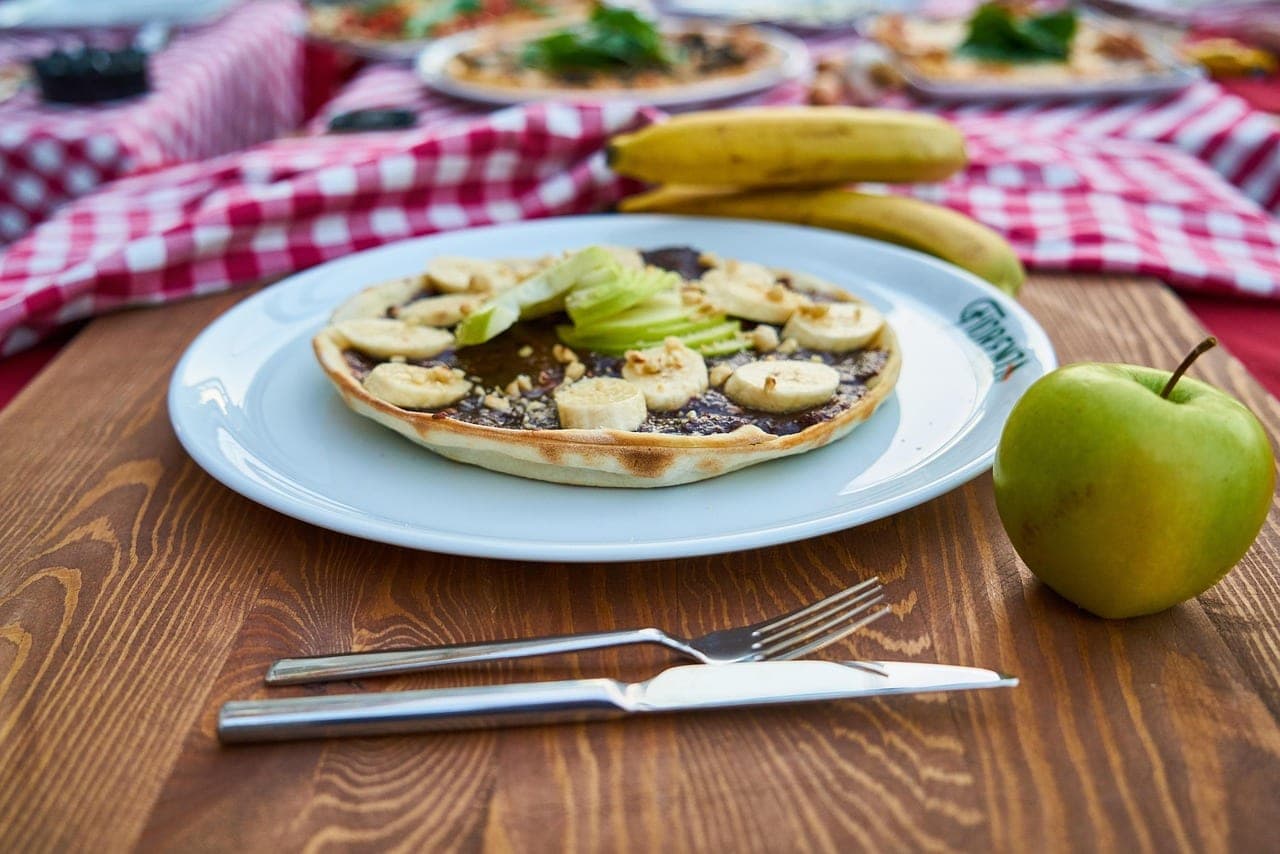 Pizza sucrée express chocolat, banane et pomme