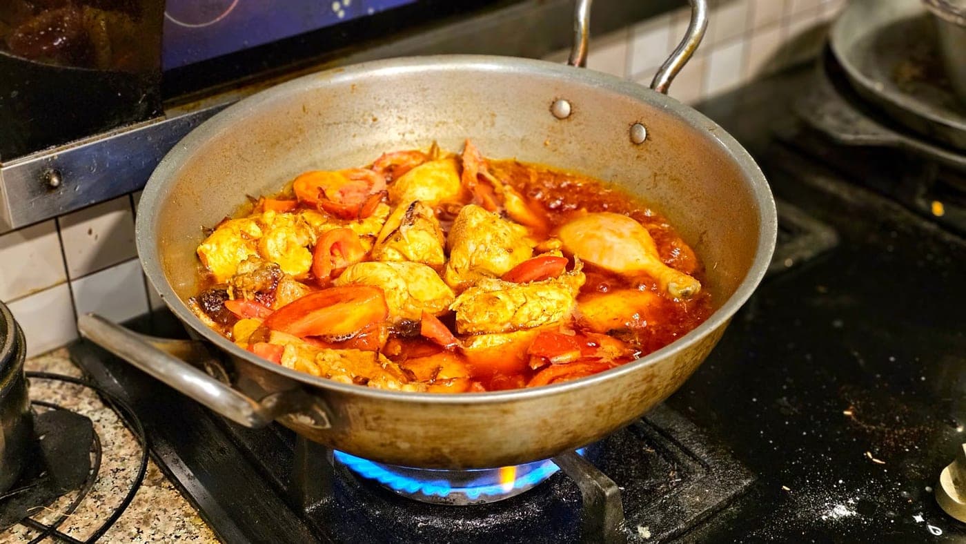 Poulet mijoté à la tomate
