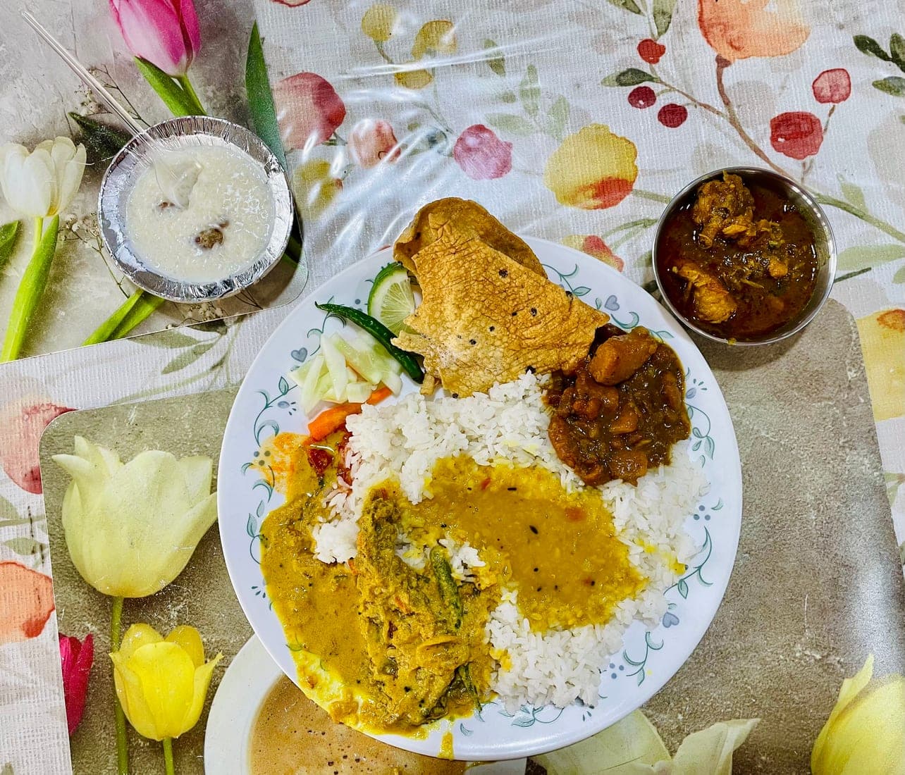 Plateau indien riz, dal et poulet