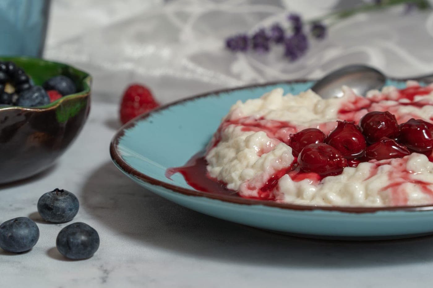 Riz au lait gourmand aux cerises et fruits rouges