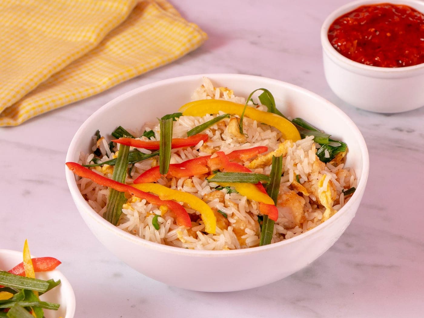 Riz sauté au poulet et aux poivrons