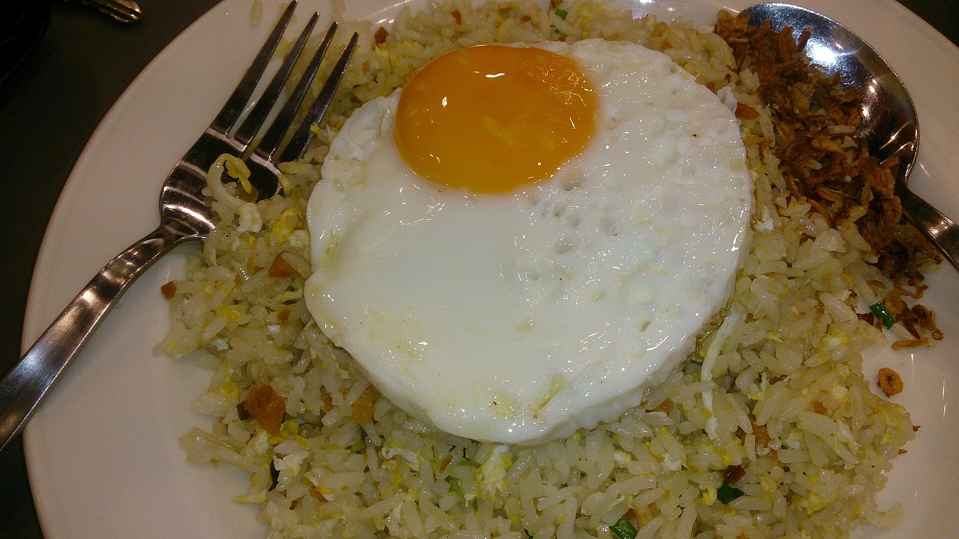 Riz saute aux oeufs et carotte