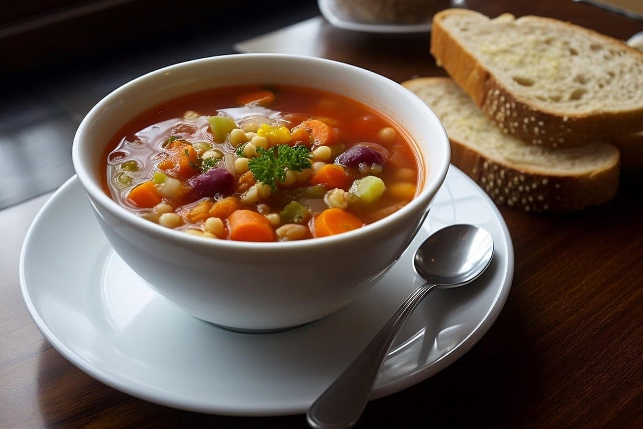 Soupe de légumes aux haricots