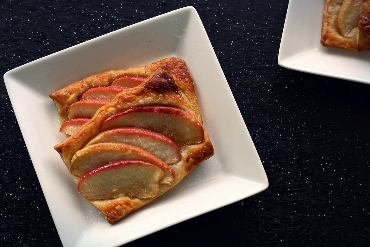 Tarte fine aux pommes et à la cannelle