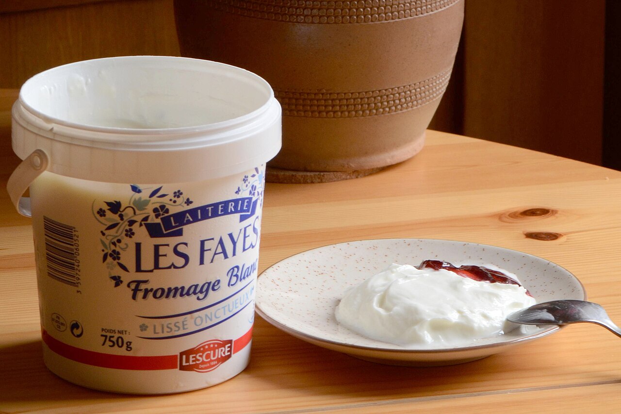 Fromage blanc banane raisins